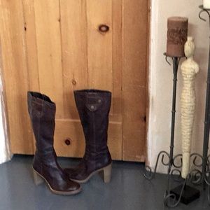 Gianni Bini leather boots